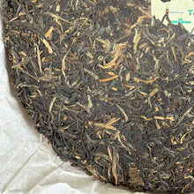 Load image into Gallery viewer, 2011 DaYi "7542" Cake 357g Puerh Sheng Cha Raw Tea (Batch 101) - king tea mall 