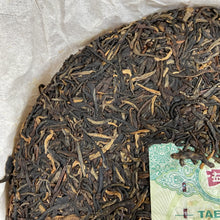 Load image into Gallery viewer, 2013 DaYi 7542 Cake 1st Batch 357g Puerh Sheng Cha Raw Tea (Old Ver.) - photo 10