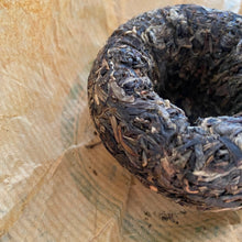 Charger l'image dans la galerie, 2013 YinHao Tuo Wang (King Tuo) 100g Puerh Sheng Cha Raw Tea, Lin Cang. - photo 12