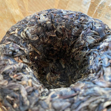 Charger l'image dans la galerie, 2013 YinHao Tuo Wang (King Tuo) 100g Puerh Sheng Cha Raw Tea, Lin Cang. - photo 13