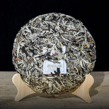 Load image into Gallery viewer, 2020 XiaGuan Yue Hua - Gu Shu (Moonglow - Old Tree) Cake 320g White Tea, Jinggu, - photo 3