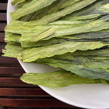 Load image into Gallery viewer, 2024 Early Spring Tai Ping Hou Kui (Taiping Houkui / Kowkui) A++++ Grade, Green  - photo 4