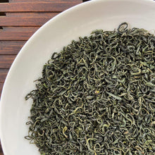 Load image into Gallery viewer, 2024 Early Spring Yun Wu (Yunwu / Cloud Fog) A+++ Grade Green Tea - photo 2
