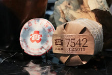 Load image into Gallery viewer, 2025 DaYi "7542" Cake 357g Puerh Sheng Cha Raw Tea