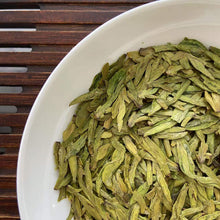Cargar imagen en el visor de la galería, 2025 Early Spring Long Jing (Dragon Well) A++++ Grade Green Tea, ZheJiang Provin - photo 2