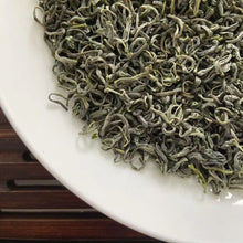 Load image into Gallery viewer, 2025 Early Spring Yun Wu (Yunwu / Cloud Fog) A+++ Grade Green Tea - photo 3