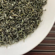 Load image into Gallery viewer, 2025 Early Spring Yun Wu (Yunwu / Cloud Fog) A+++ Grade Green Tea - photo 4