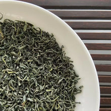 Load image into Gallery viewer, 2025 Early Spring Yun Wu (Yunwu / Cloud Fog) A+++ Grade Green Tea - photo 5
