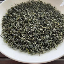 Load image into Gallery viewer, 2025 Early Spring Yun Wu (Yunwu / Cloud Fog) A+++ Grade Green Tea - photo 6