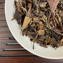 Load image into Gallery viewer, 2002 Sea Dyke - White Tea &quot;Shou Mei&quot; (Shoumei / Sow Mee / Longevity Eyebrow) Loose Leaf, 100g/Box, Bai Cha, Fujian