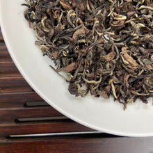 Load image into Gallery viewer, [New Benchmark] 2025 Summer &quot;Dong Fang Mei Ren&quot; (Oriental Beauty) A++++ Grade, Loose Leaf, Taiwan Oolong Tea