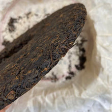Load image into Gallery viewer, 2009 Nanqiao &quot;Wu Yin Cha Pin&quot; (My Signature Tea) Cake 357g Puerh Ripe Tea Shou Cha