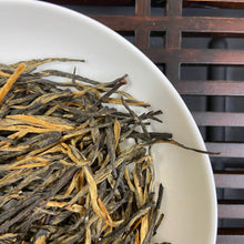 Load image into Gallery viewer, 2026 Black Tea Song Zhen - Tou Chun - Te Ji (Pine Like Needle - Early Spring - S - photo 2