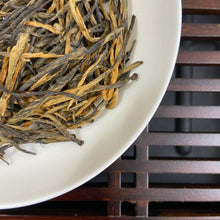 Load image into Gallery viewer, 2026 Black Tea Song Zhen - Tou Chun - Te Ji (Pine Like Needle - Early Spring - S - photo 3