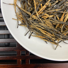 Load image into Gallery viewer, 2026 Black Tea Song Zhen - Tou Chun - Te Ji (Pine Like Needle - Early Spring - S - photo 4