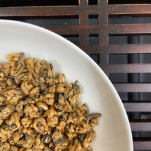 Load image into Gallery viewer, 2026 Early Spring Black Tea Mi Xiang Jin Luo (Honey Aroma Golden Snaill) A+++ Gr - photo 2