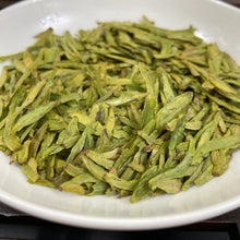 Carica l'immagine nel visualizzatore di Gallery, 2026 Early Spring Long Jing (Dragon Well) A+++ Grade Green Tea, ZheJiang Provinc - photo 6