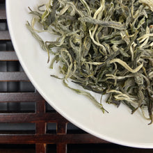 Load image into Gallery viewer, 2026 Early Spring Yin Si (Silver Thread) Loose Leaf A Grade Green Tea, DianLv, Y - photo 3