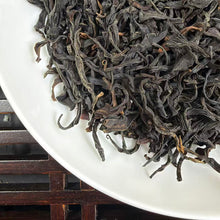 Laden Sie das Bild in den Galerie-Viewer, 2026 Spring Black Tea Ye Sheng Gu Shu Shai Hong - Tou Chun (Wild Sun-Dried Old T - photo 3