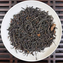 Laden Sie das Bild in den Galerie-Viewer, 2026 Spring Black Tea Ye Sheng Gu Shu Shai Hong - Tou Chun (Wild Sun-Dried Old T