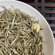 Laden Sie das Bild in den Galerie-Viewer, 2026 Green Tea "Mo Li Hua Cha - Bai Xue Gong Zhu" (Jasmine Flower - Snow White) A++++ Grade, Loose Leaf, Hua Cha.