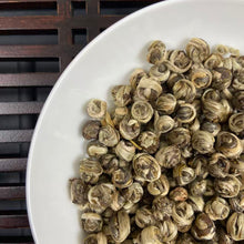 Laden Sie das Bild in den Galerie-Viewer, 2026 Spring Green Tea "Mo Li Hua Cha - Zhu Cha" (Jasmine Flower - Pearl Tea) Lv Cha