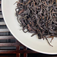 Load image into Gallery viewer, 2025 Spring FengHuang DanCong "Shui Mi Tao - Gu Shu" (Honey Peach Aroma- Old Tree ^Not Old Bush^) A+++++ Grade, Medium-Heavy Roasted Oolong, Loose Leaf Tea, Chaozhou