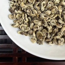 Load image into Gallery viewer, 2026 Green Tea "Mo Li Hua Cha - Yu Luo" ( Jasmine Flower - Jade Snail ) A+++ Grade, Lv Cha