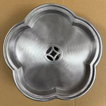 Carica l'immagine nel visualizzatore di Gallery, Yan Ji Li "Mei Hua" (Plum Blossom) Handmade Tin Tea Tray / Saucer / Board — Chaozhou Gongfu Teaware