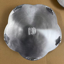 Carica l'immagine nel visualizzatore di Gallery, Yan Ji Li "Mei Hua" (Plum Blossom) Handmade Tin Tea Tray / Saucer / Board — Chaozhou Gongfu Teaware