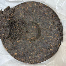 Load image into Gallery viewer, 2015 DaYi "8592" Cake 357g Puerh Shou Cha Ripe Tea