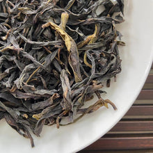 Laden Sie das Bild in den Galerie-Viewer, 2024 Early Spring FengHuang DanCong &quot;Ya Shi Xiang&quot; (Duck Poop Fragrance) A++++ Grade, Medium-Heavy Roasted Oolong, Loose Leaf Tea, Chaozhou