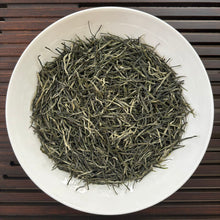 Laden Sie das Bild in den Galerie-Viewer, 2024 Early Spring &quot;Mao Jian&quot; (Maojian) A+++ Grade, Loose Leaf Green Tea