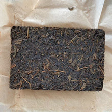 Carica l&#39;immagine nel visualizzatore di Gallery, 2011 JingWei Fu Tea &quot;Jing Dian Fu Cha&quot; (Classical Fu Tea) Brick 500g Dark Tea ShaanXi