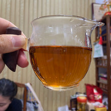 Laden Sie das Bild in den Galerie-Viewer, 15-Year “Lao Tie” (Aged Tie Guan Yin) A+++++, Oolong Tea, TiKuanYin. Anxi County.