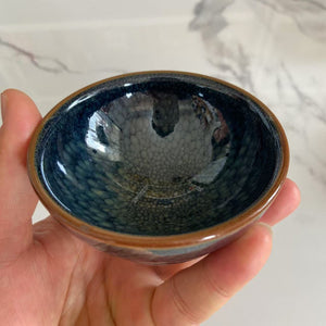 JianZhan "Hong / Lan Zhe Hu Ban" (Red/Blue Pelican Spot) Tea Cup