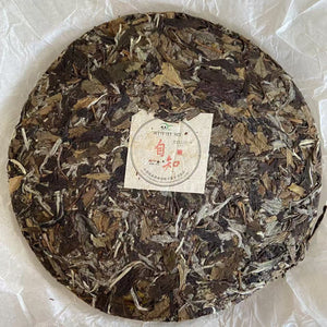 2017 YueTai "Lao Bai Cha - Bai Mu Dan" (Old White Tea - Baimudan) Cake 300g Fuding BaiCha, Fujian Province.