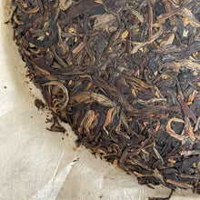 Carica l&#39;immagine nel visualizzatore di Gallery, 2007 LiuDaChaShan &quot;Jun Chang Hao&quot; (Junchang Brand) Cake 357g Puerh Raw Tea Sheng Cha