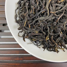 Load image into Gallery viewer, 2025 Early Spring FengHuang DanCong &quot;Ya Shi Xiang&quot; (Duck Poop Fragrance) A+++ Grade, Medium-Heavy Roasted Oolong, Loose Leaf Tea, Chaozhou