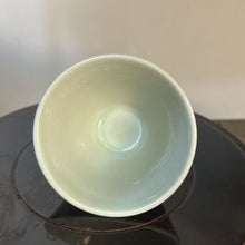 將圖片載入圖庫檢視器 Jingdezhen Wood Ash Glaze &quot;Blue and White&quot; Porcelain, Hand Painting &quot;Tea Leaf &amp; Flower&quot; Gaiwan, Tea Cup. KTM001