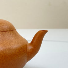 Load image into Gallery viewer, Fully Handmade, Yixing "Li Xing" (Pear Shape) Teapot 150ml, "Duan Ni" Clay / Mud