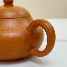 Load image into Gallery viewer, Fully Handmade, Yixing "Li Xing" (Pear Shape) Teapot 150ml, "Duan Ni" Clay / Mud