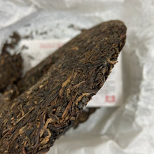Load image into Gallery viewer, 2012 DaYi "8582" Cake 357g Puerh Sheng Cha Raw Tea (Batch 202)