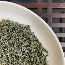 Load image into Gallery viewer, 2026 Early Spring "Yun Wu" (Yunwu / Cloud Fog) A+++ Grade Green Tea
