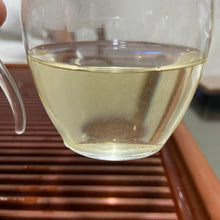 Carica l'immagine nel visualizzatore di Gallery, 2026 Early Spring "Bai Hao Yin Zhen - Tou Cai" (White Hair Silver Needle - 1st Picking) A+++++ Grade, White Tea, Fuding, Fujian Province
