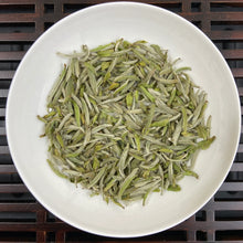 Carica l'immagine nel visualizzatore di Gallery, 2026 Early Spring "Bai Hao Yin Zhen - Tou Cai" (White Hair Silver Needle - 1st Picking) A+++++ Grade, White Tea, Fuding, Fujian Province