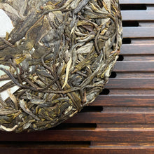 Carica l&#39;immagine nel visualizzatore di Gallery, 2023 KingTeaMall Spring &quot;Xi Niu Tang&quot; (Xiniutang) Big Tree 100g Cake Puerh Sheng Cha Raw Tea