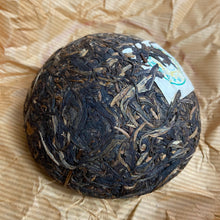 Cargar imagen en el visor de la galería, 2006 LiMing &quot;Qiao Mu Sheng Tai Yin Hao&quot; (Arbor Organic Silver Hair Tuo) 250g Puerh Raw Tea Sheng Cha, Meng Hai