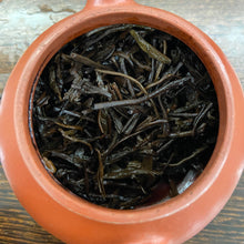 Load image into Gallery viewer, 2010 WuZhou &quot;Liu Bao&quot; (Liubao A+++ Grade ) Loose Leaf Dark Tea, Guangxi
