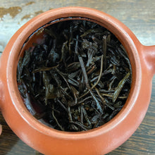 Charger l&#39;image dans la galerie, 2010 WuZhou &quot;Liu Bao&quot; (Liubao A+++ Grade ) Loose Leaf Dark Tea, Guangxi